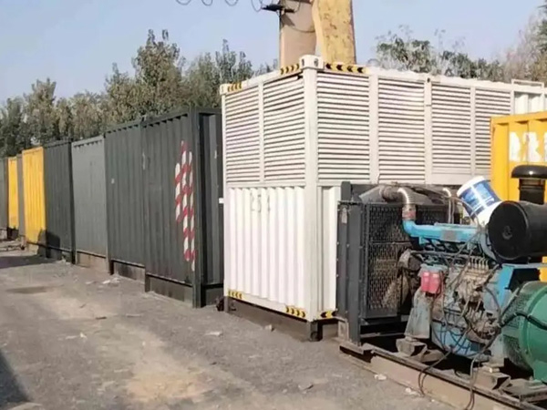 凤县200KW柴油发电机机组每小时油耗是多少？